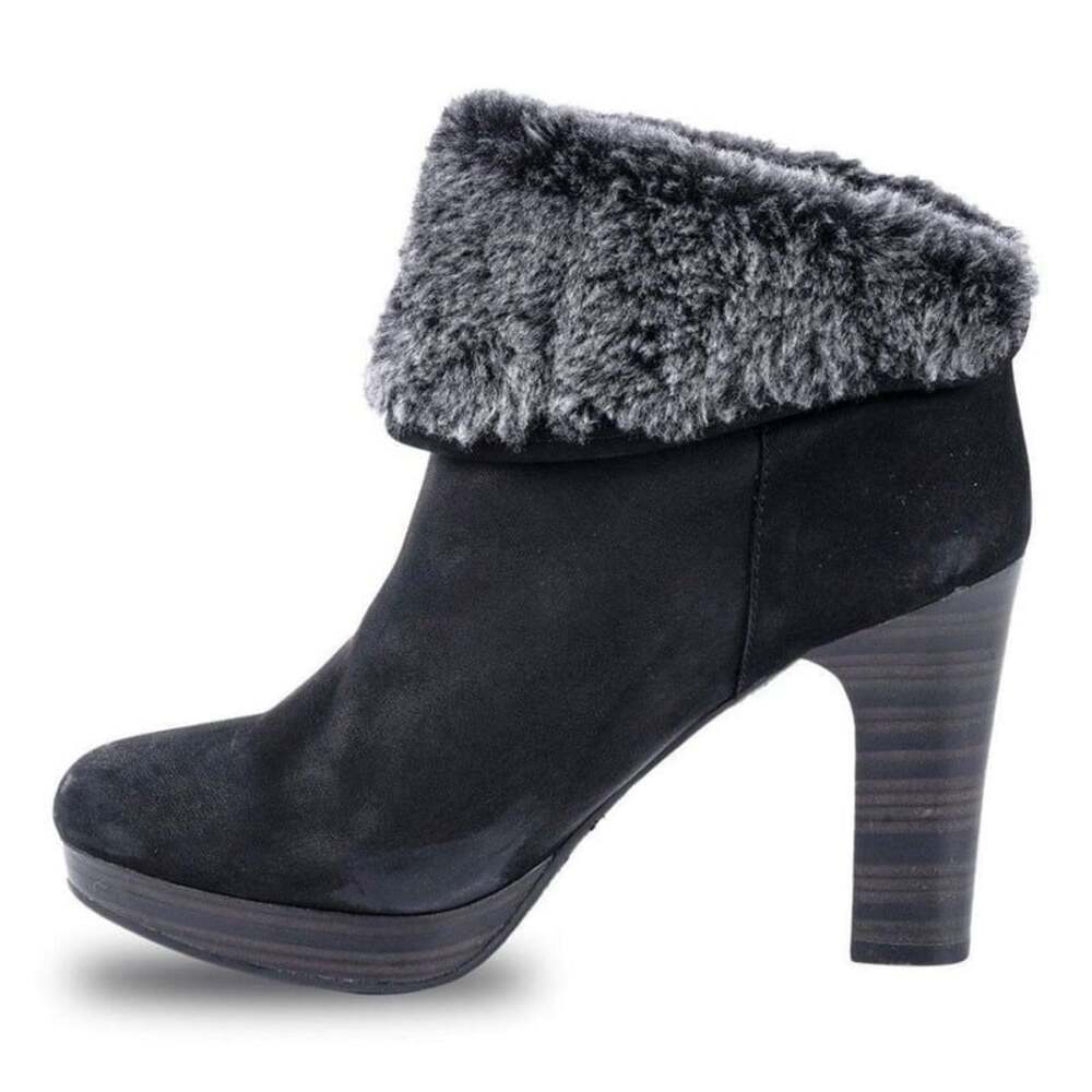 NWOT UGG Dandylion Black Nubuck Leather Foldover Boots size 8